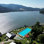 Zatoka Park - I Nad Jeziorem Vakantiepark *