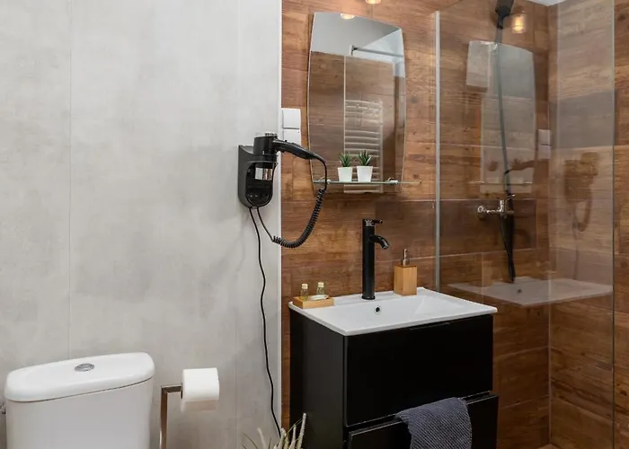 Relaks I Nad Jeziorem פארק נופש *