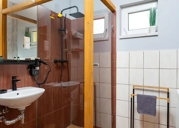 Vakantiepark Relaks I Nad Jeziorem Międzybrodzie Bialskie